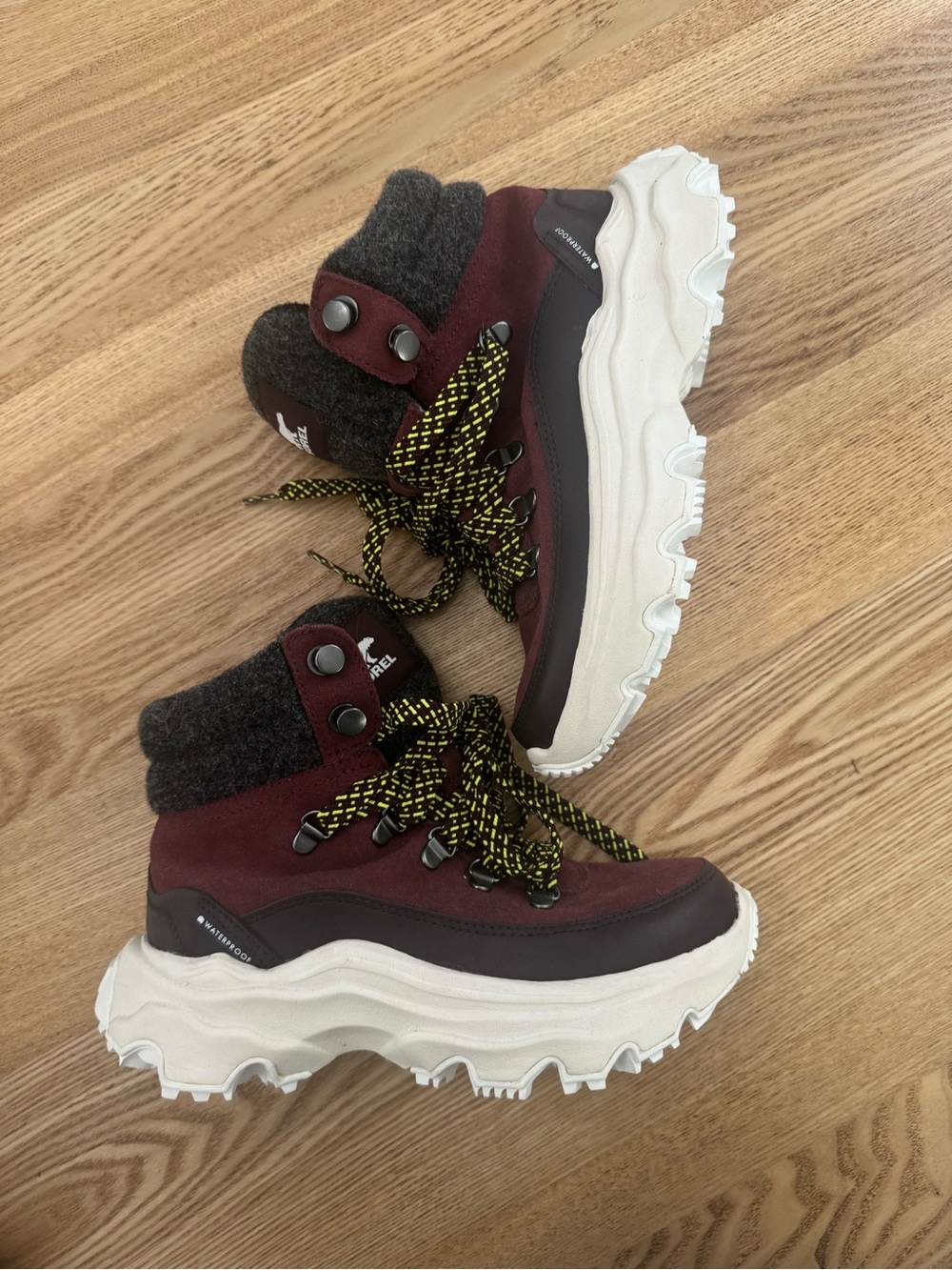 Sorel Burgundy and Black Chunky Platform Winter Boots